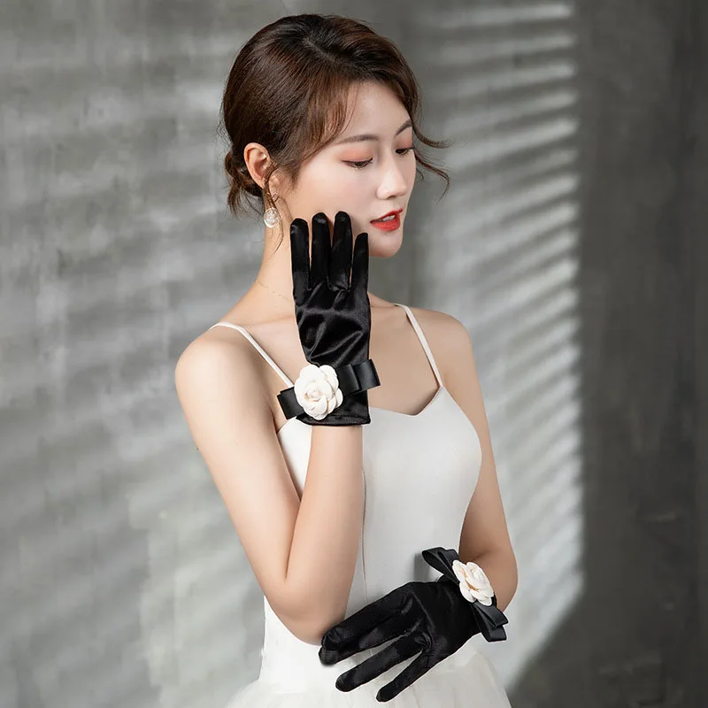 Original Celebrity Camellia Vintage Black Short Satin Hepburn Gloves Stage Banquet Bridal Accessories Modeling Photographic