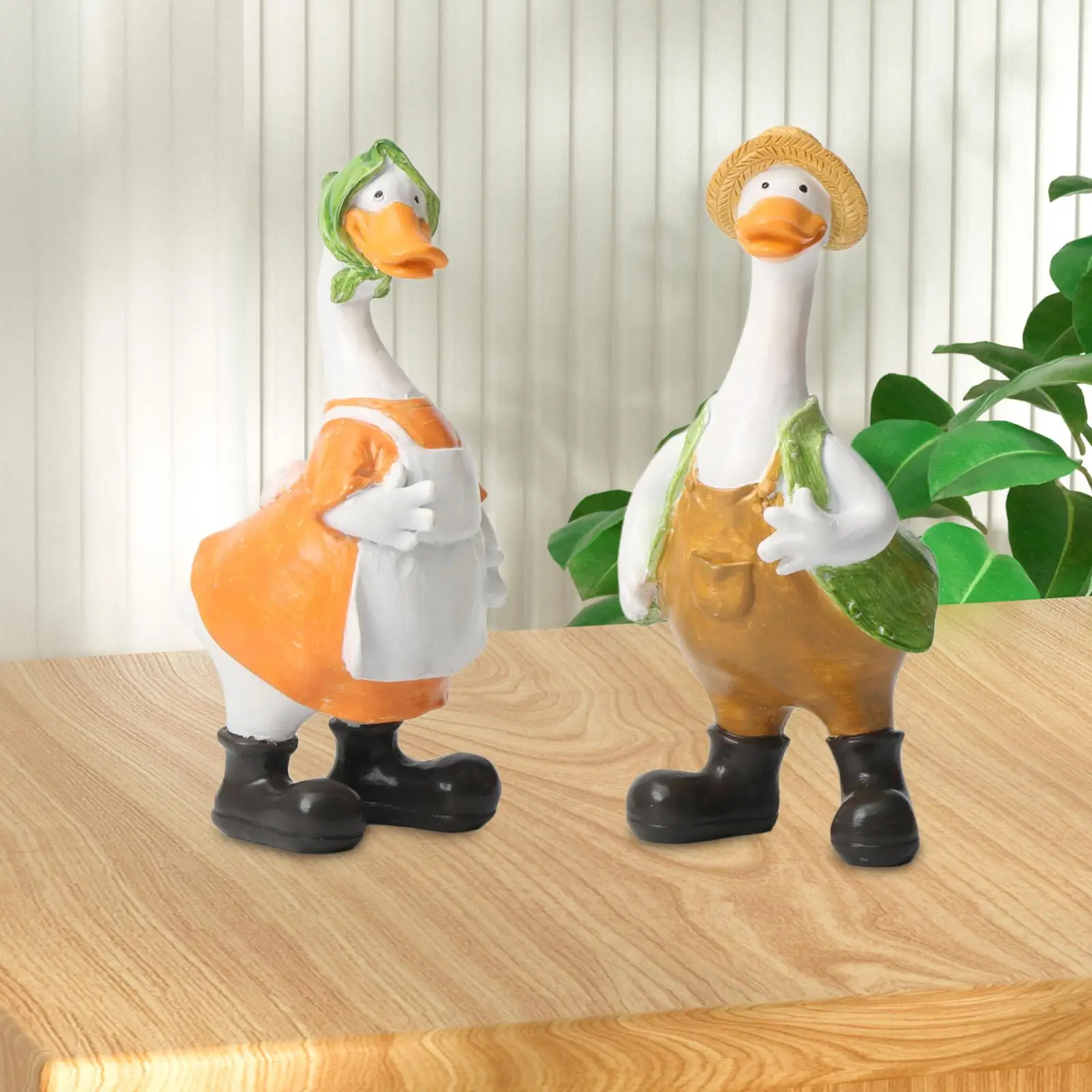 2 Pieces Couple Duck Statues Wedding Gift Resin Tabletop Ornament Garden Statue for Micro Landscape Bookshelf Table Outside Yard