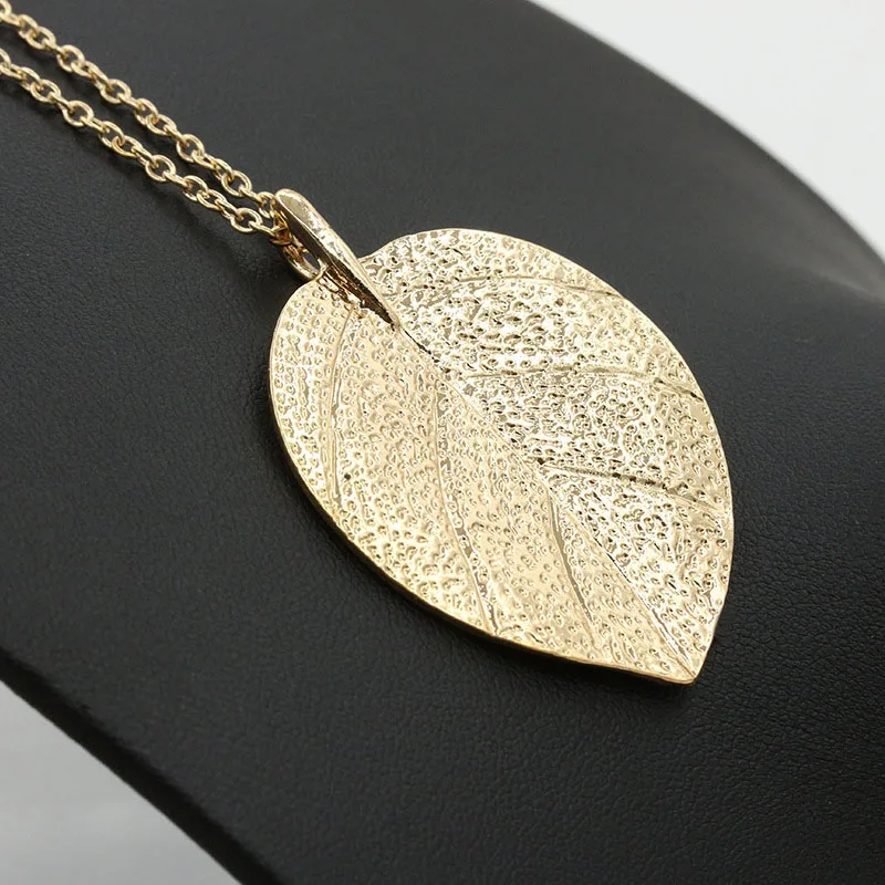 1 Pcs Charm Elegant Everyday Versatile Shiny Gold Leaf Delicate Pendant Necklace Long Sweater Chain