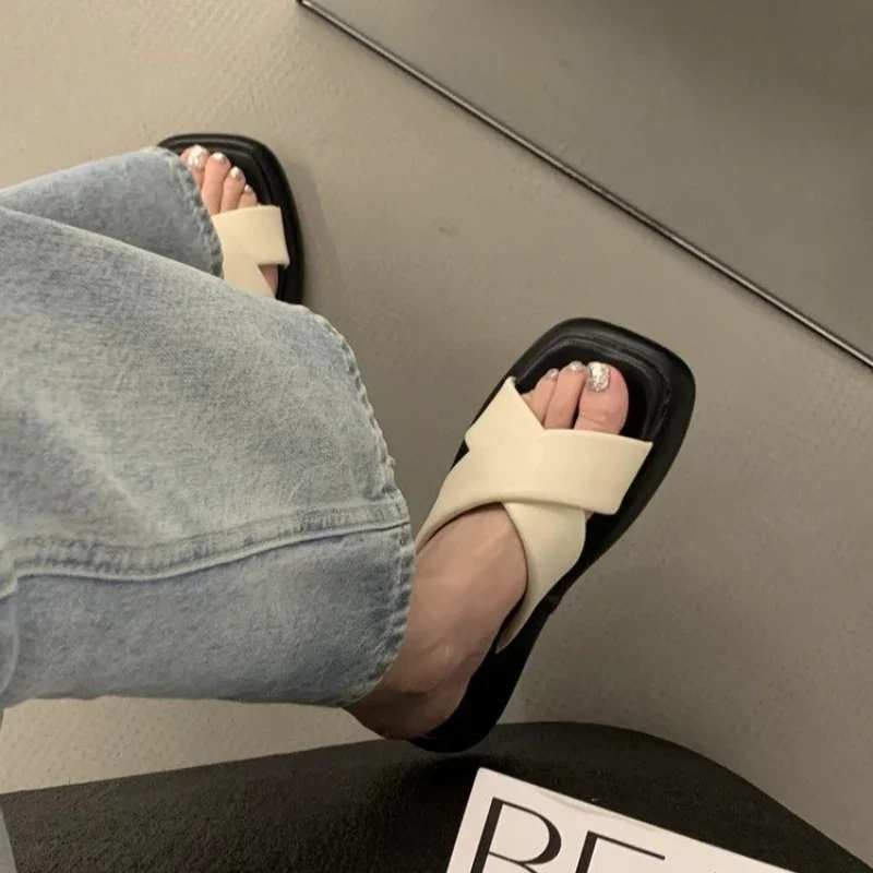 Korean New 2023 Summer Solid Color Retro Casual Cross T Slippers Commuting Comfortable Fashion Uwabaki Slippers image 2