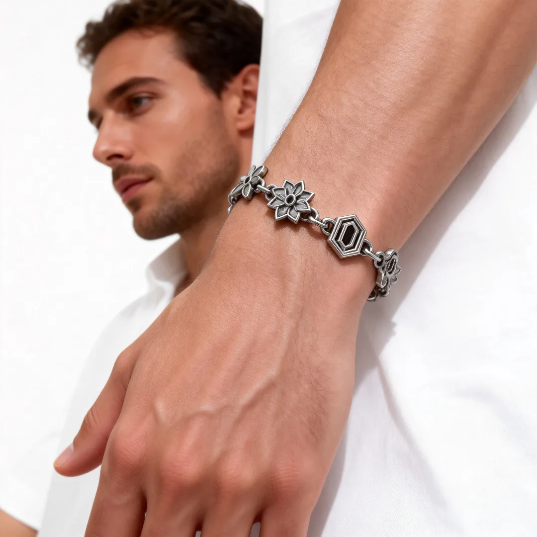 Stylish Punk Stainless Steel Bracelet 3D Clavicle Chain Fashion Accessory Non-Fading Personality Jewelry for Trendsetters