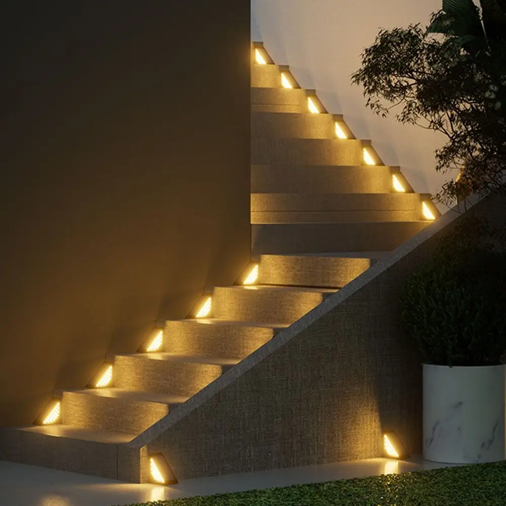 IP65 Waterproof Stair Step Lamp Garden Decoration Personalized Landscape Light Solar Powered Triangular Fence Light Driveway