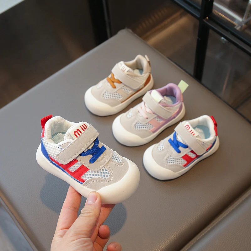 

Обувь для девочек, детская обувь для мальчиков, осень 2023, новая противоскользящая детская прогулочная обувь на мягкой подошве, обувь с полой сеткой, дышащая обувь для доски