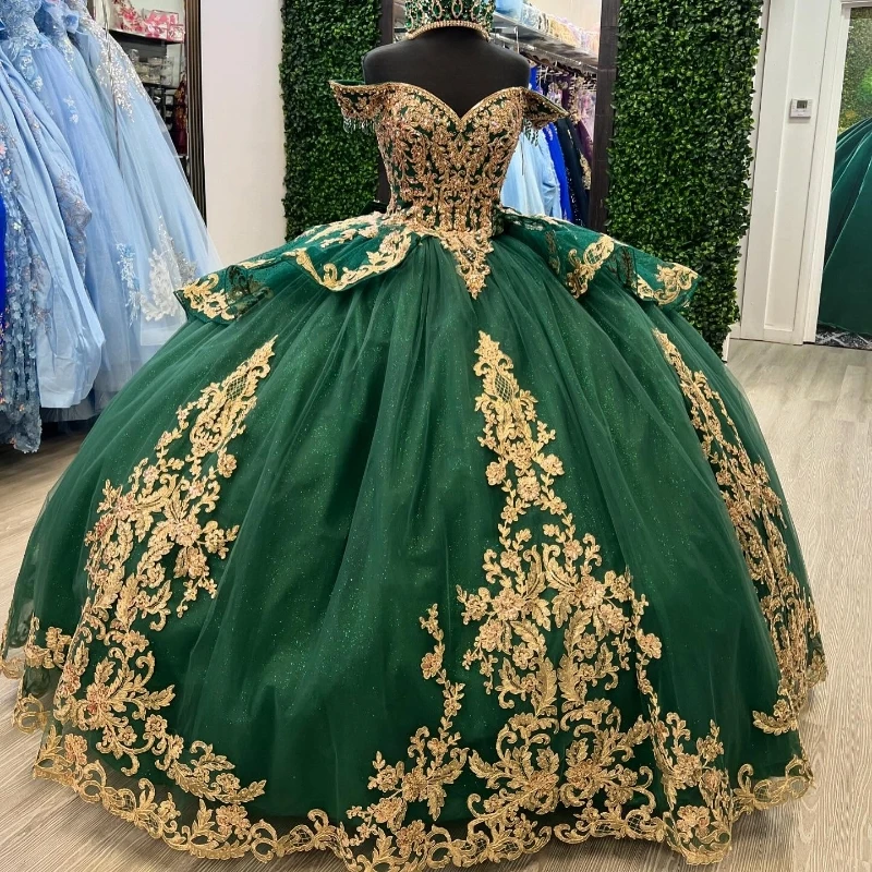 

Customized Emerald Green Shiny Quinceanera Dresses Ball Gown Off The Shoulder Gold Applique Lace Beads Tull Party Birthday Sweet