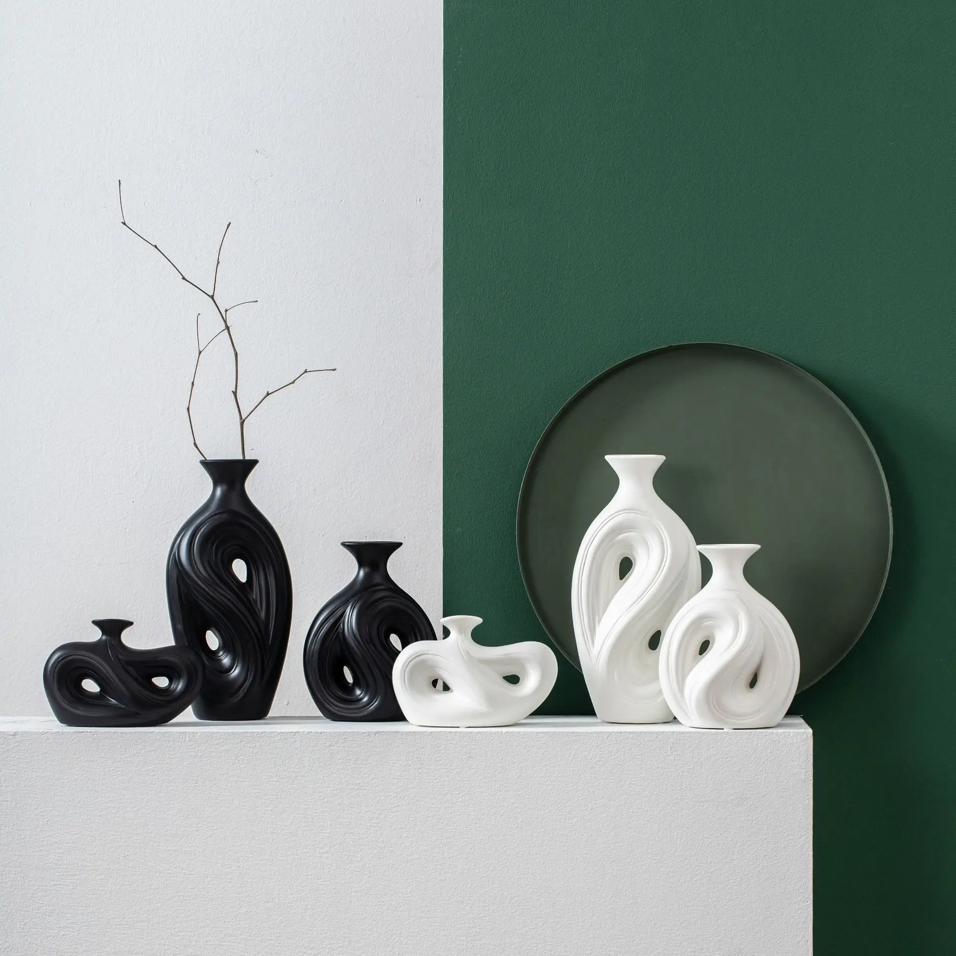 Abstract Hollow Swirl Ceramic Vase Black White Irregular Geometric Flower Minimalist Living Room Tabletop Home Decor Ornament