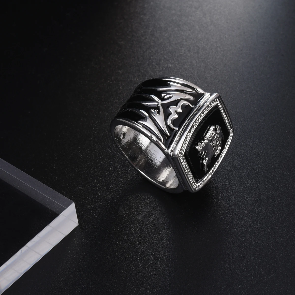 Harong Vampire Personalized Rings Enamel Black Ring for Men Punk Trendy Jewelry Party Quality Ring Gift