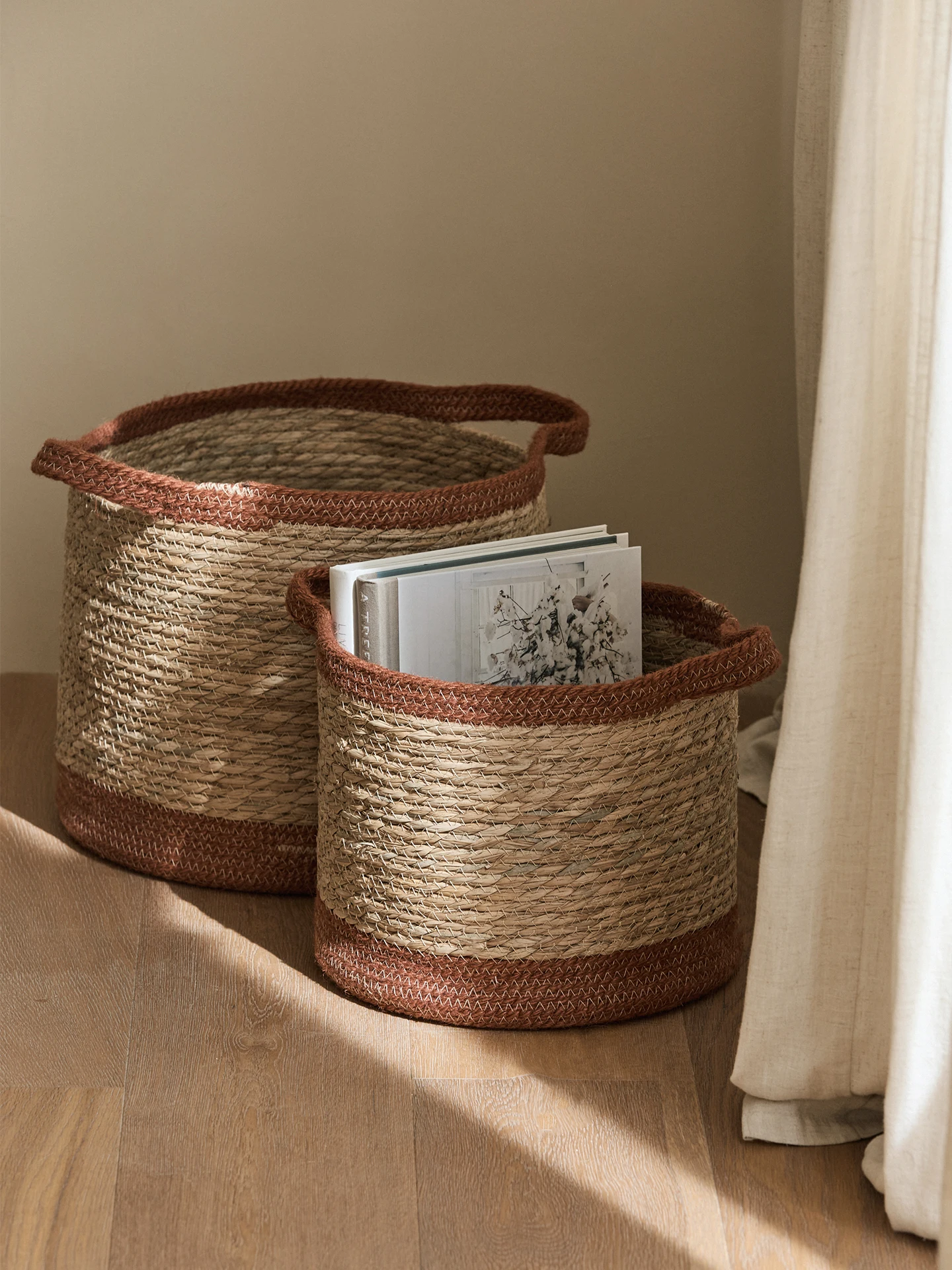 

Straw woven storage basket, household laundry basket, clothes toy storage box