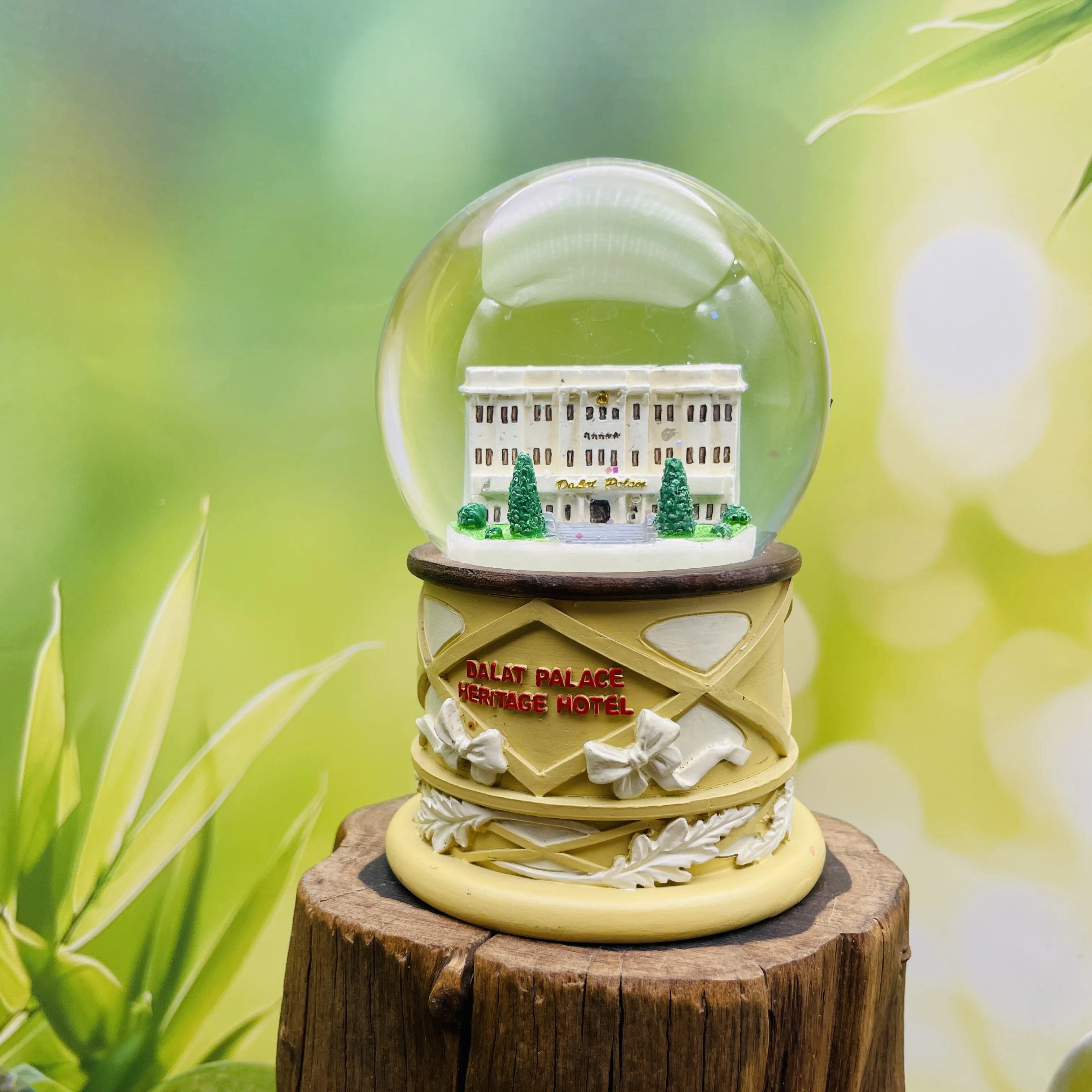 80mm City Snow Globe Resin Crystal Ball Paris Eiffel Tower Dubai Germany Souvenir Home Decor Ornament Travel Gift