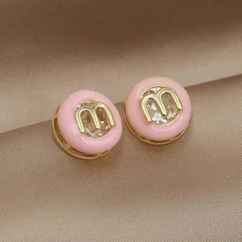 Crystal Pink Letter M Stud Earrings Fashion Brand Jewelry Luxury Zircon Round Earrings for Women Party Accessories