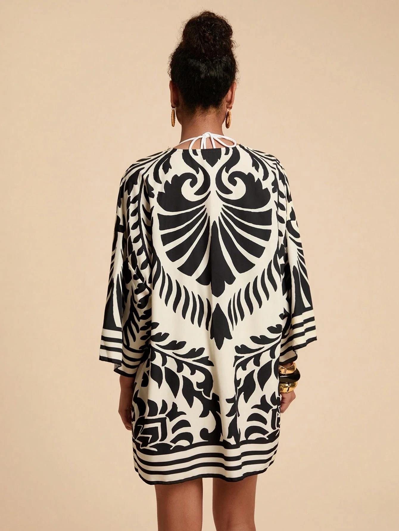 

Women's Black And White Print Loose Kimono Cover Up Beachwear Summer Vacation Outfit
