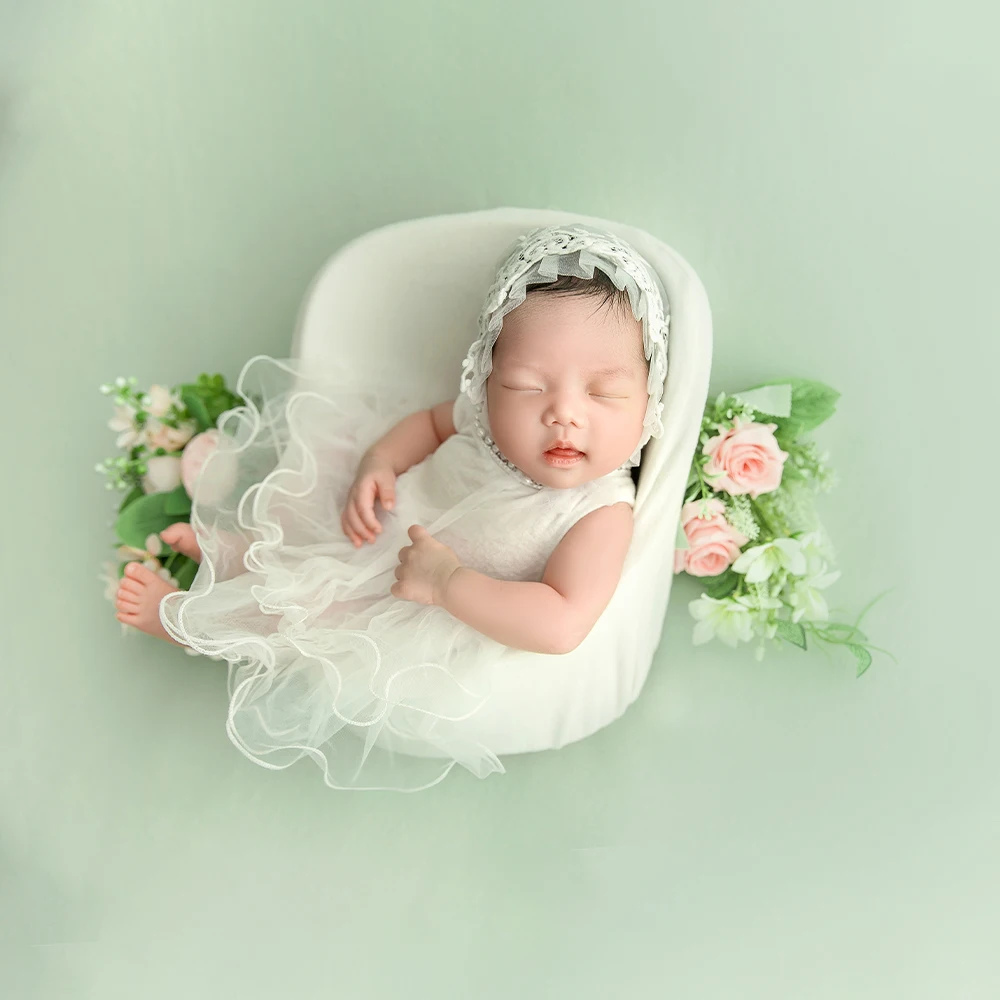 

0-1 Month Baby Girl Photography Dresses White Lace Dress+Headband+Pillow Kit Photo Studio Newborn Shoot Lace Costume Accessories