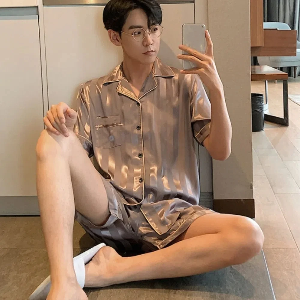 

Fashion Stripe Men’s Pajama Suit Grid Loose Short Sleeve Nightwear Satin Silk Homewear Two Pieces Sleepwear Summer