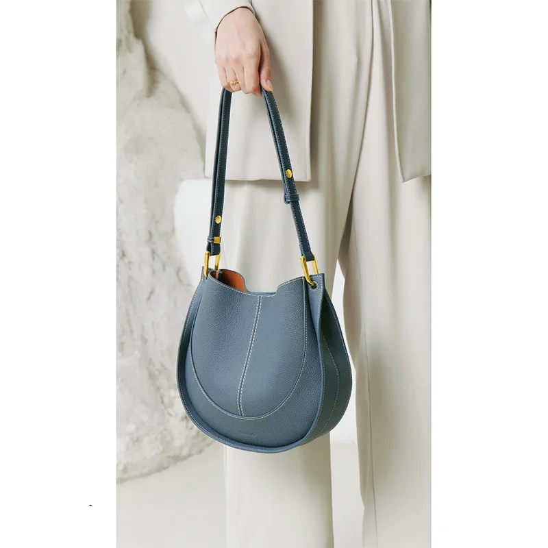 Maxdutti Italian Large Capacity Single Shoulder Messenger Bucket Bag Women Fashion Blogger Retro Leather Women's Bag Saddle Bag