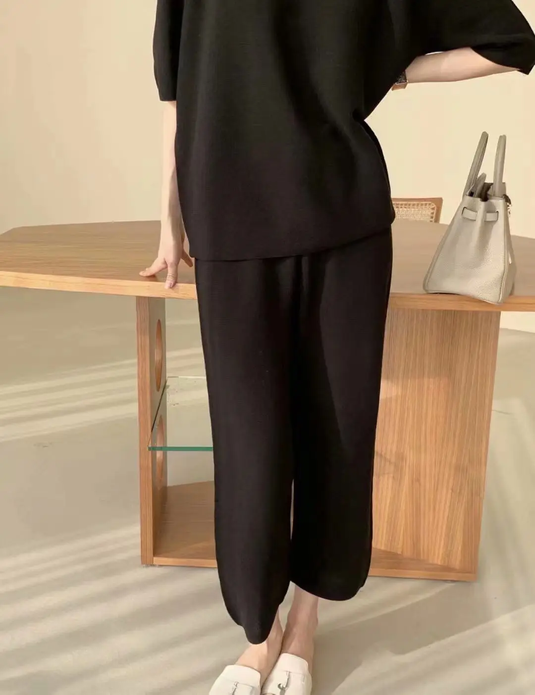 Women's 2-piece Elegant V-neck Half-sleeve + Straight Pants Suit Street Casual Wear Solid Color Knitted Suit For Women
