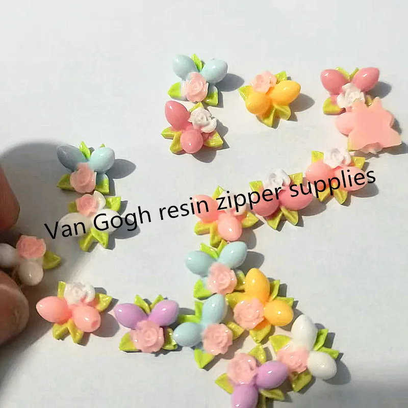 20/50 Stück gemischte Mini-Harzrosen und -blätter in verschiedenen Farben, flache Rückseite, Steinapplikationen, DIY-Charms, Scrapbook-Deko, Bastelbedarf