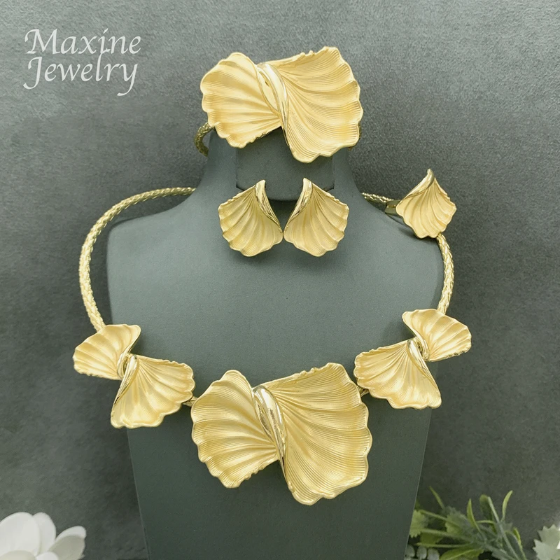 

Luxury Personalized Golden Collar Choker 4Pcs Jewelry Set Women Chunky Necklace Earring Bracelet Ring Bridal Wedding Party Gifts