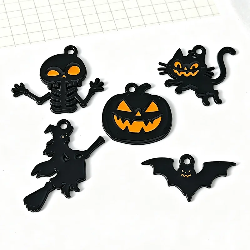 10 pièces Halloween dessin animé citrouille squelette chauve-souris DIY alliage émail bijoux porte-clés bracelet collier pendentif