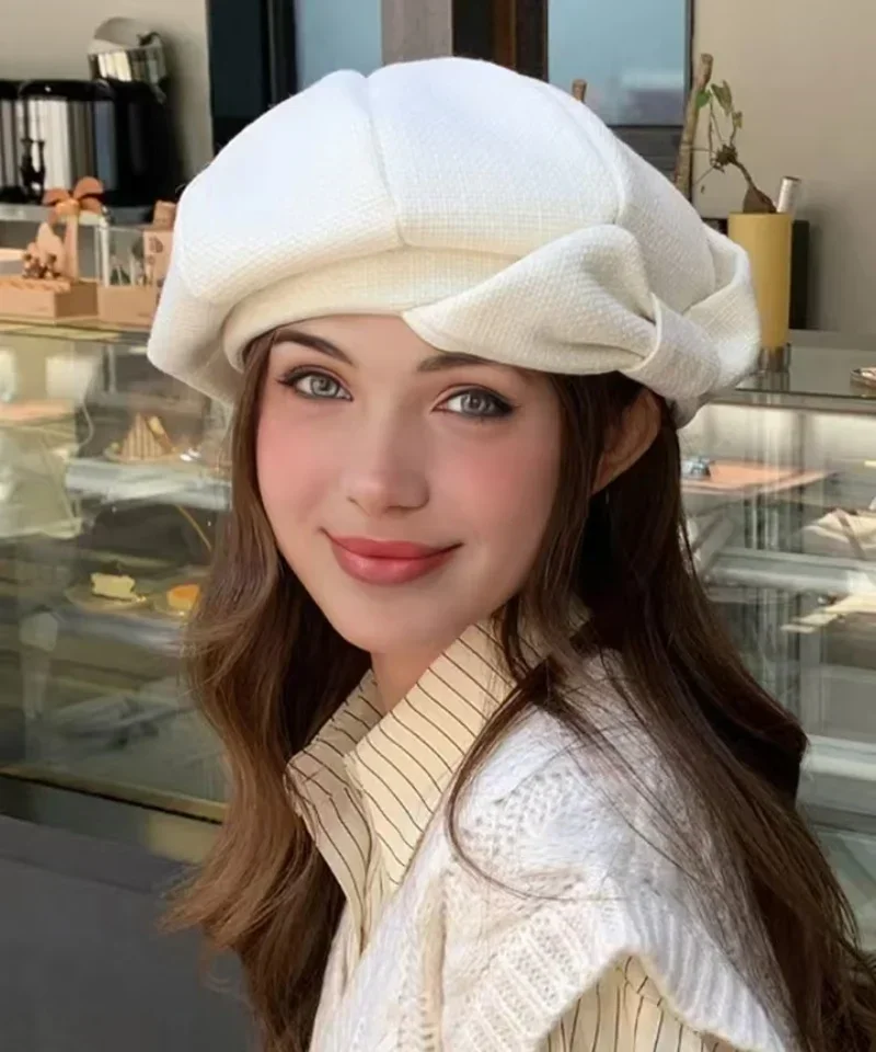 秋の女性の新しい八角形の帽子、冬のボウ、エレガントな気質、顔見せ、小さなベレー帽、毎日の旅行や使用に適しています。