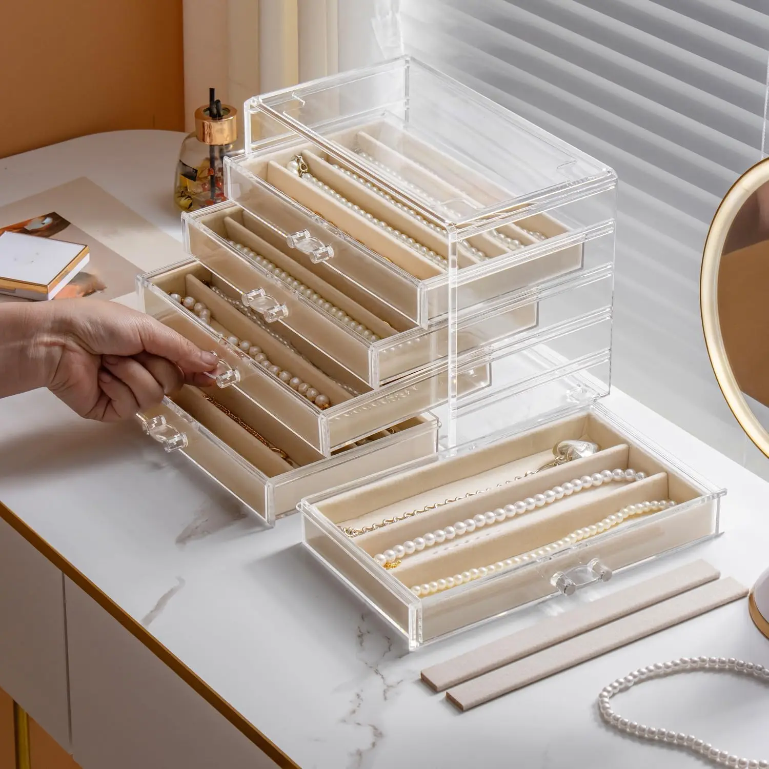 منظم حامل القلادة، صندوق قلادة مقاوم للغبار، صندوق منظم قلادة مخملي مع غطاء أكريليك شفاف مقاوم للغبار