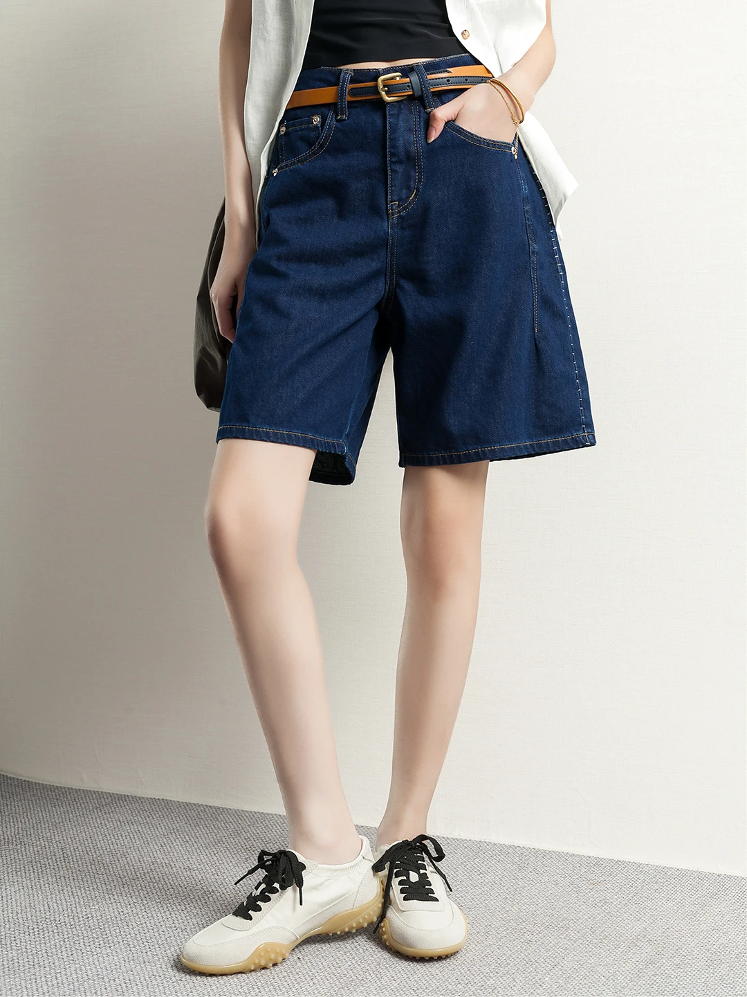 

Модные женские джинсы с цветочным принтом, оранжевым поясом, темно-синей строчкой, зауженные, длиной до колена, повседневные, с высокой талией, широкими штанинами, летние