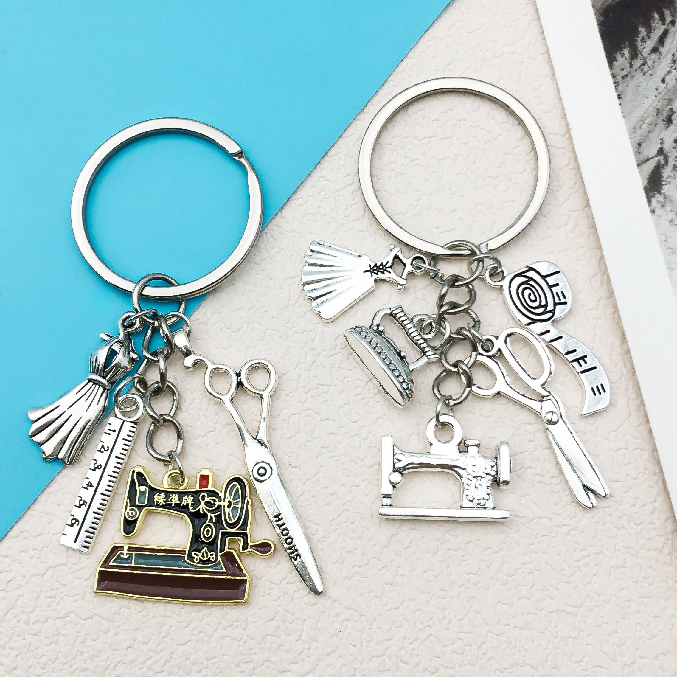 1pc Y2K Creative Metal Sewing Machine Scissor Keychain, Tailor Iron Tape Scissor Keychain, Bag Charm Decoration