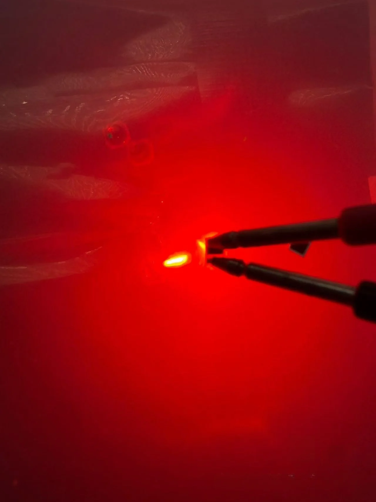For Taiwan Yiguang Vehicle Specification 2720 Red Light LED Lamp Beads 2820-UR7001H-AM Suitable for Car Brake Light Maintenance