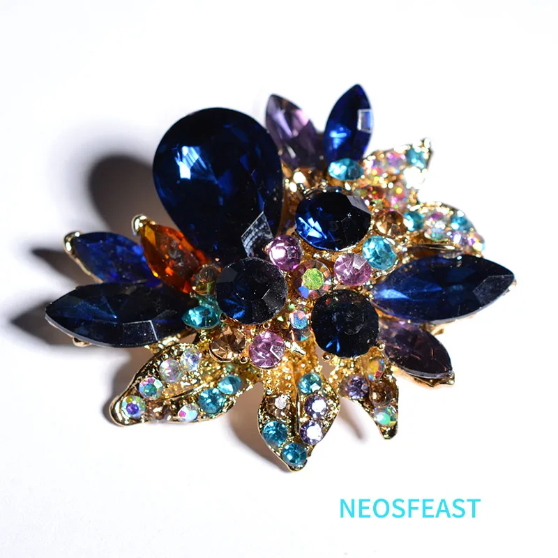 Classic Jewelry Multi Color Crystal Floral Brooches for Women Rhinestone Brooch Vintage Pin Ornament Corsage Ladies Wedding Gift