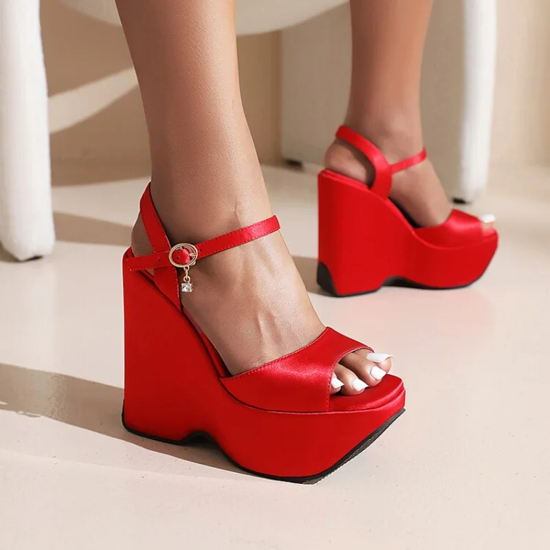Summer New Pattern Fashion Fish Beak Exposed Toe High-heeled Women's Sandals Silk Solid Buckle Wedge Heel Women's Sandals