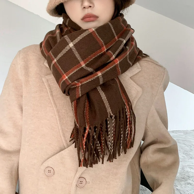 2025 New Vintage Green Plaid Tassel Scarf Women Imitation Cashmere Thickened Warmth Autumn Winter Shawl Wrap Scarves Wh78