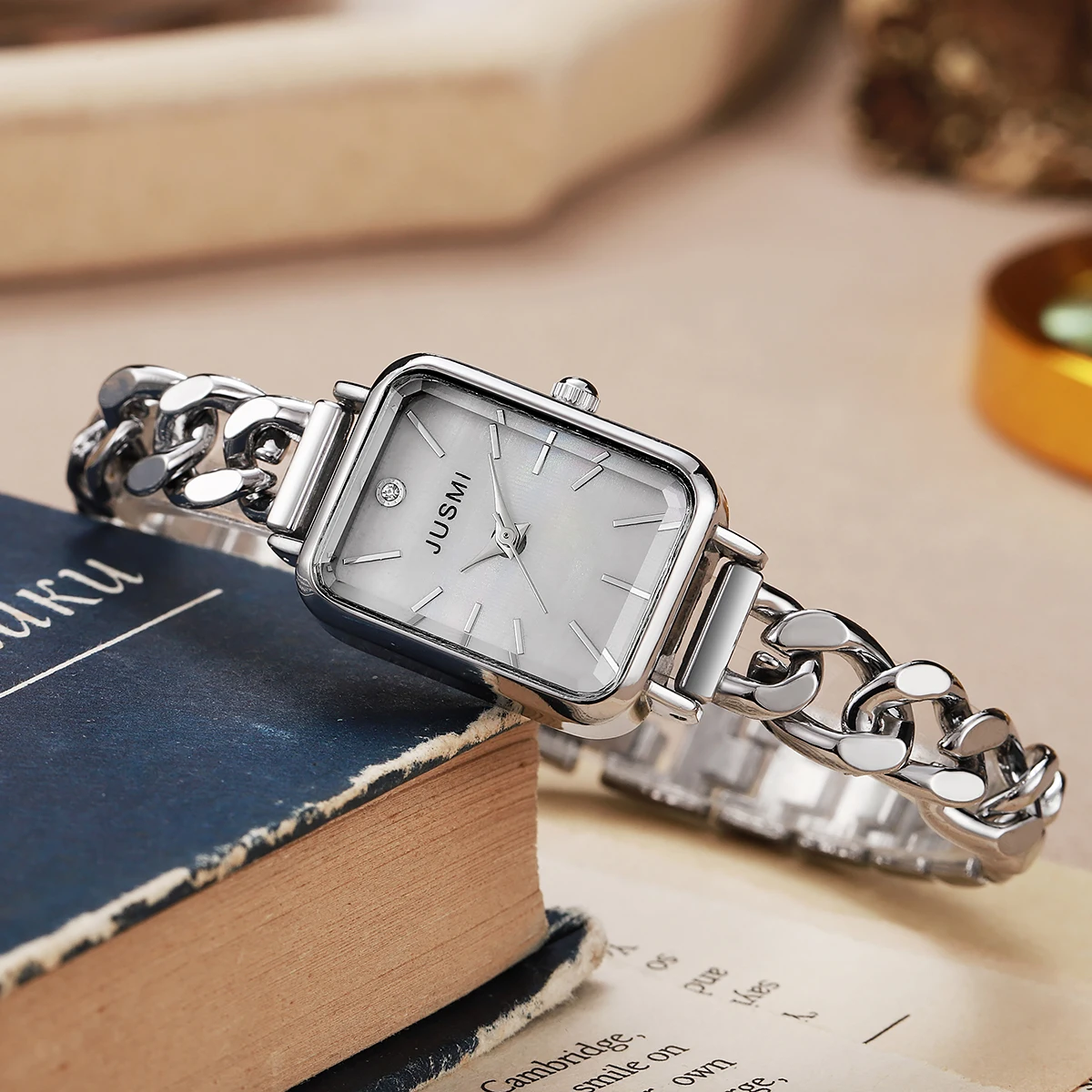 

Женские новые модные кварцевые часы с квадратным циферблатом и индивидуальной цепочкой со стальным ремешком, благородный и атмосферный подарок на праздник