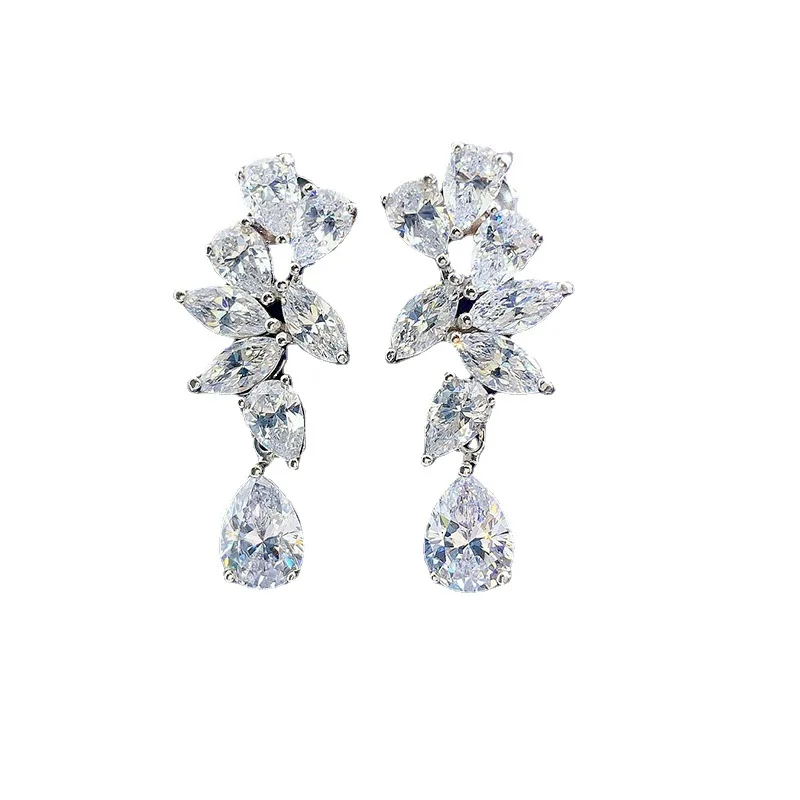 2023 New 925 Silver High Carbon Diamond Earrings Droplets 6 * 8mm White Diamond Earrings for Women in Europe and America