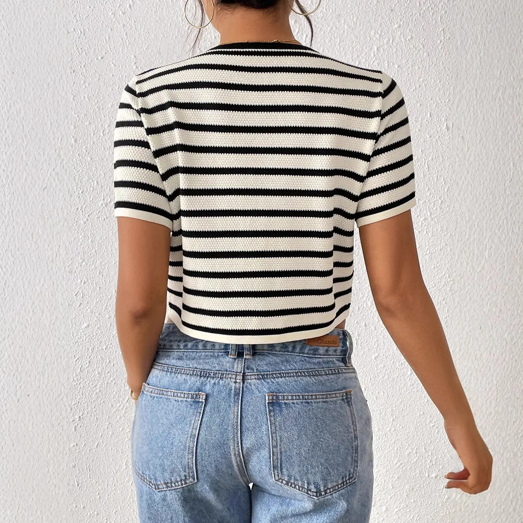 سترة نسائية معاطف قصيرة سترات برقبة على شكل V وأكمام قصيرة معطف غير رسمي بغرز مفتوحة Y2k ملابس خروج مخططة أنيقة 2025