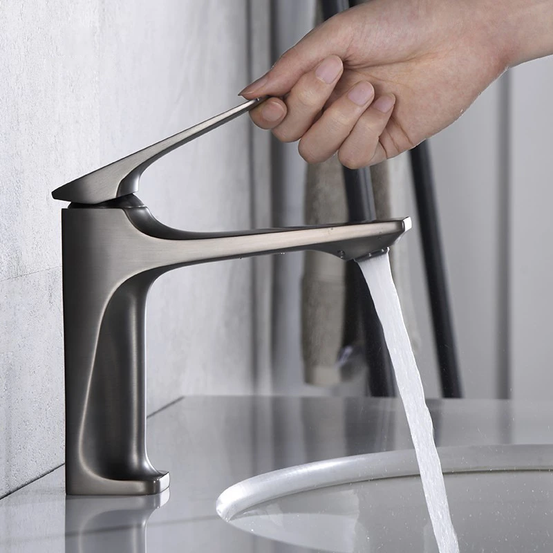 Messing kern moderne badkamer wastafel kraan enkele handgreep badrandcombinaties wastafel waterkraan warme en koude mixer