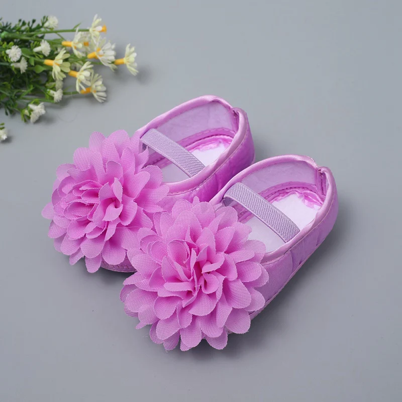 Neonate scarpe cotone carino suola morbida fiori Toddlers scarpe da principessa primavera autunno estate primi camminatori regalo di compleanno