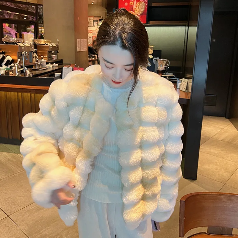 2025 New Tie Dye Round Neck Faux Fur Short Coat Women Thickened Fluffy Short Dyed Furry Top Fashion Desin Versatile