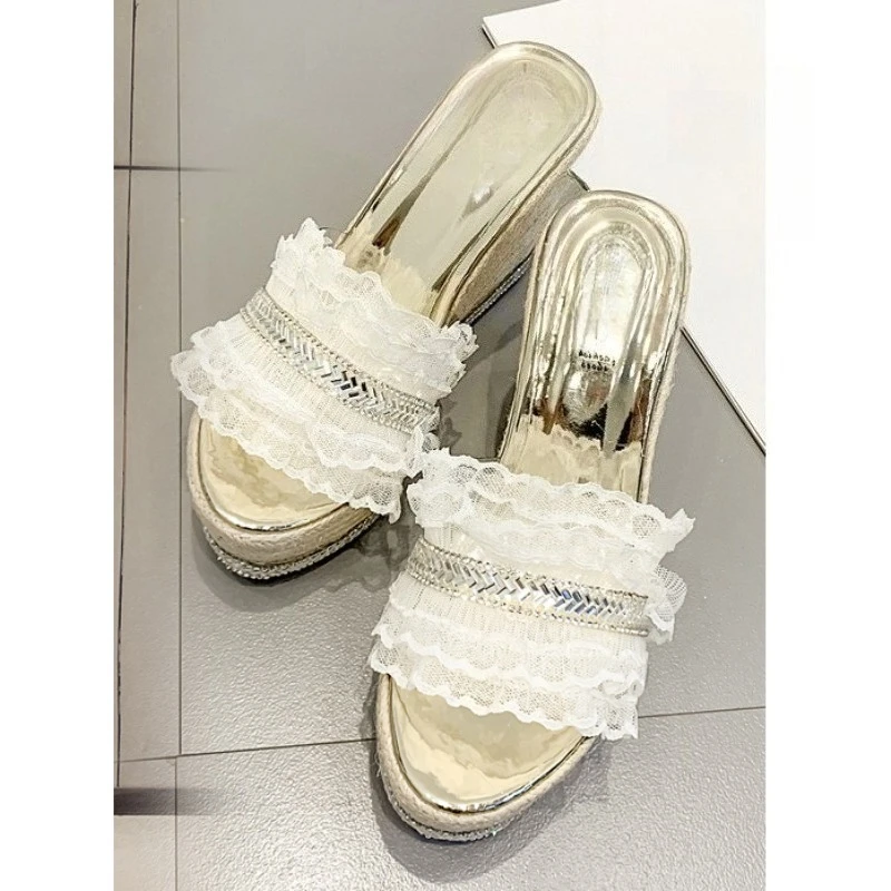 

Aneikeh Elegant Fashion Rhinestone Lace Solid Platform Wedges Women Slippers Designer CRYSTAL Weave Thick Bottom Summer Shoes