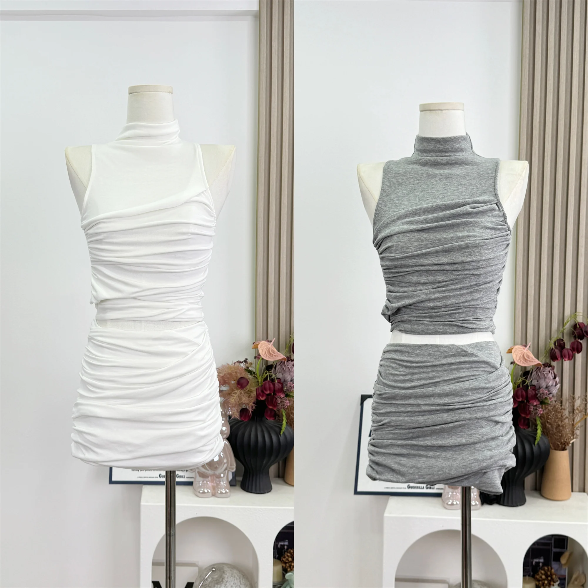 

Women's Summer Streetwear Two Pieces Pleated Slim Skirt Set Lady Turtleneck Sleeveless Shor Tank Top + Mini Skirt