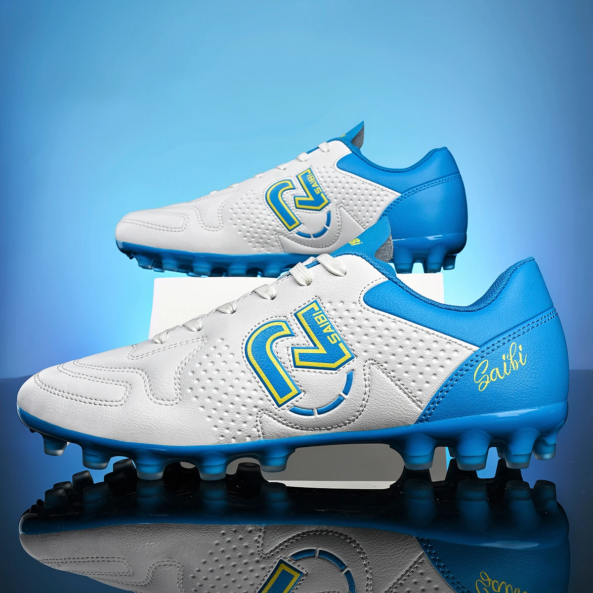 

New Men Football Boots Ankle Professional Soccer Shoes Boys Sneakers Non-Slip TF/FG Match Comfortable Sports Shoes Unisex