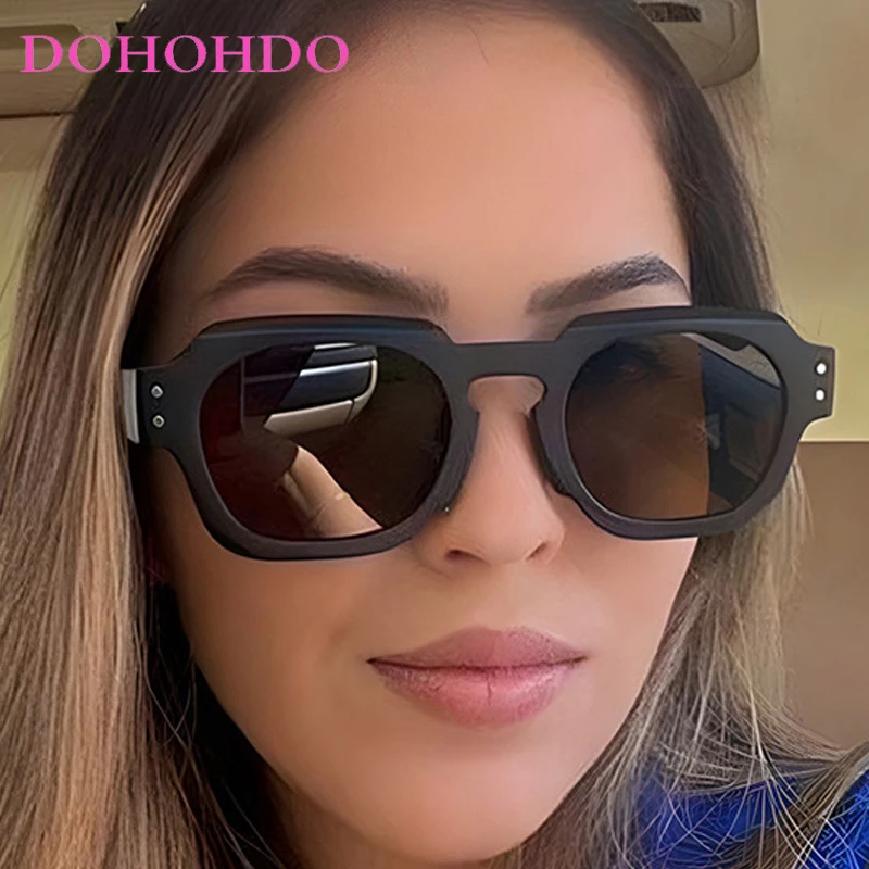 

New Fashion Small Square Rivets Sunglasses Women Thick Frame Travel Sun Glasses Men's Ladies Sun Shades UV400 Unisex Eyeglasses