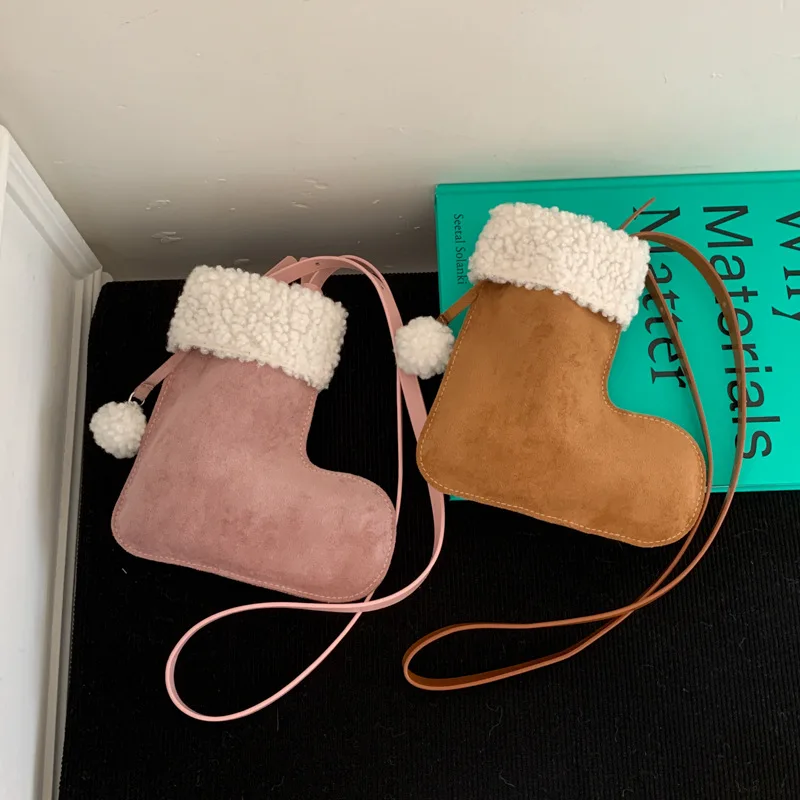 

2025 Fall Winter Retro Boot-Shaped Crossbody Bag - Sheepskin Trim Unisex Shoulder Purse, Bohemian Vintage Bag, Unique Design