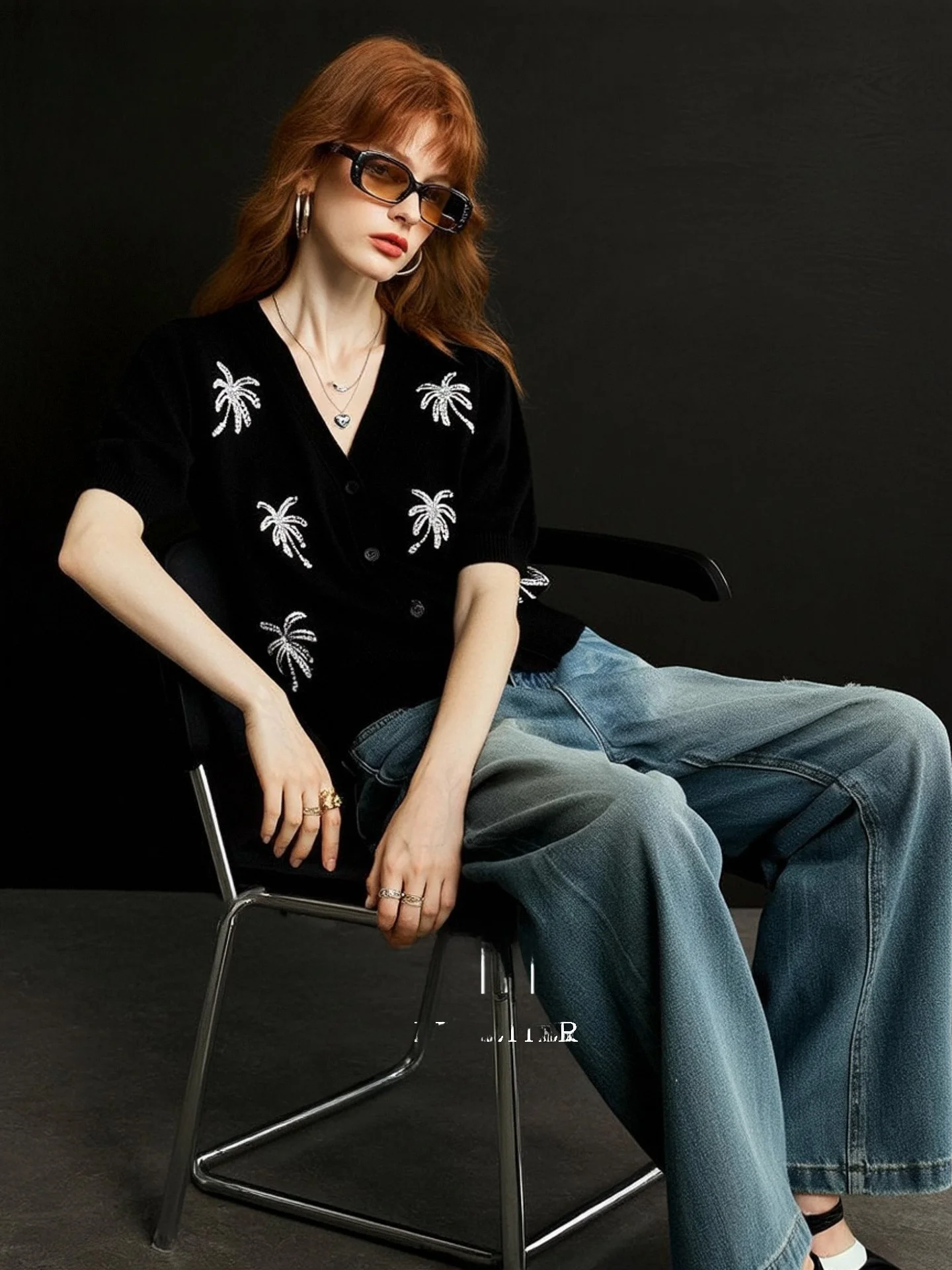 

Elegant Firework Embroidery T-Shirt Women's Summer New Glitter V-neck Versatile Top French Style Universal Fit Standard Edition