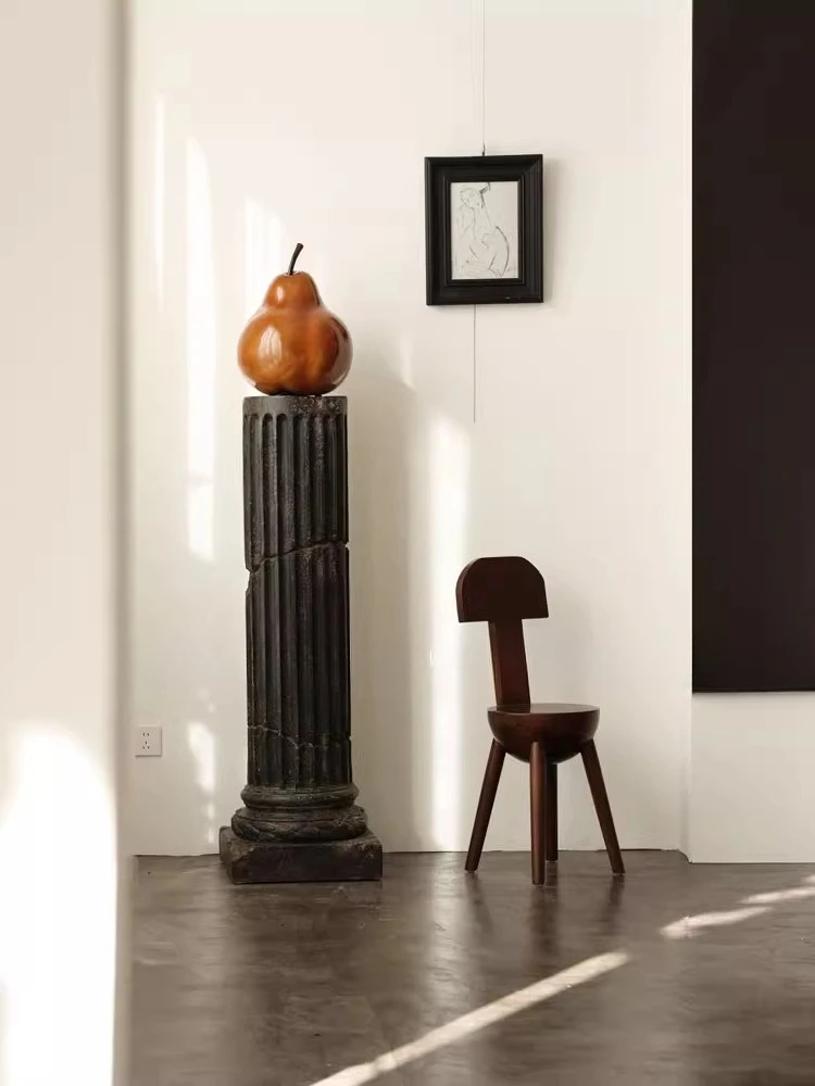 طاولة النحت العتيقة عمود روماني فرنسي وابي قاعدة زخرفة أرضية الرياح تركيب فني متقدم