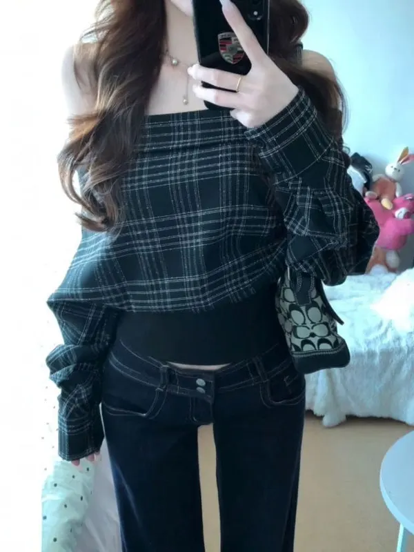 

Korean Sle Slim Fit Long Sve T-irt One oulder Plaid Design Spring Sensation Faionable Ladies' Top