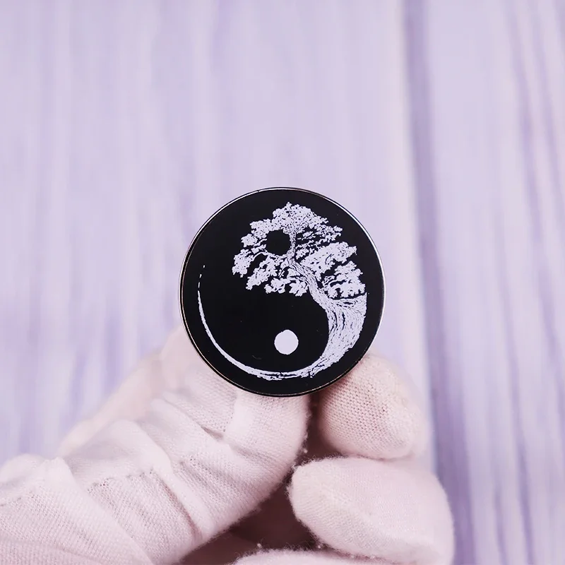 Yin Yang Black And White Bonsai Tree Enso Circle Zen Pin Button Badge