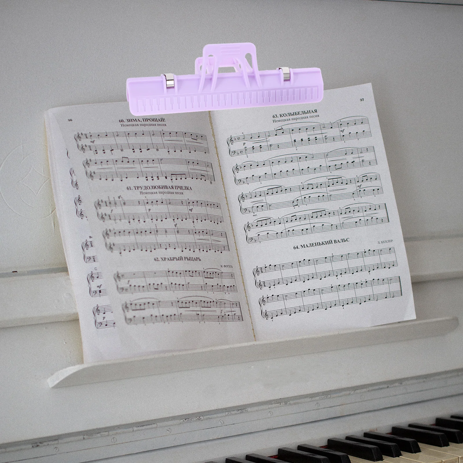 

3pcs Sheet Music Clips Plastic Holder for Piano Score Bookmark Accessories Mixed Colors Purple Pink Black Music Book Clip Page