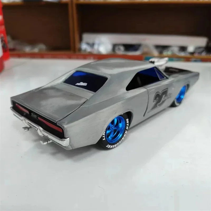 JADA 1:24 1970 DODGE CHARGER R/T High Simulation Diecast Car Metal Alloy Model Car Children\'s toys collection gifts