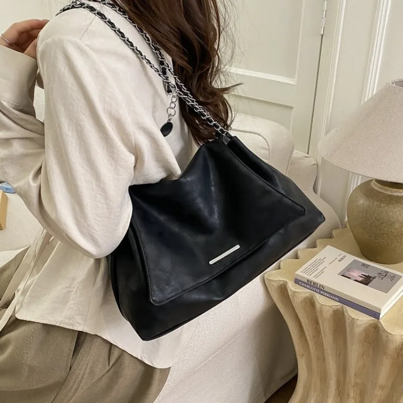 

Retro Fashion Leather Diaper Bag Elegant Paris High End Classic Design Casual Simple Tote Bag Trendy Crossbody Practical Mommy