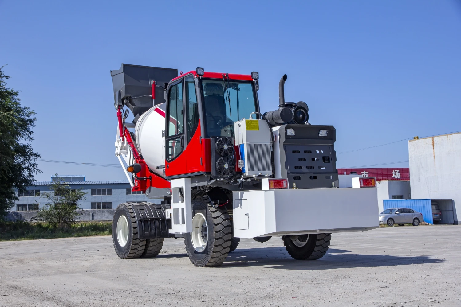 Truk Mixer Beton Otomatis 4m3 Baru dari Cina dengan Mesin Inti, Bearing & Gearbox untuk Penggunaan Konstruksi