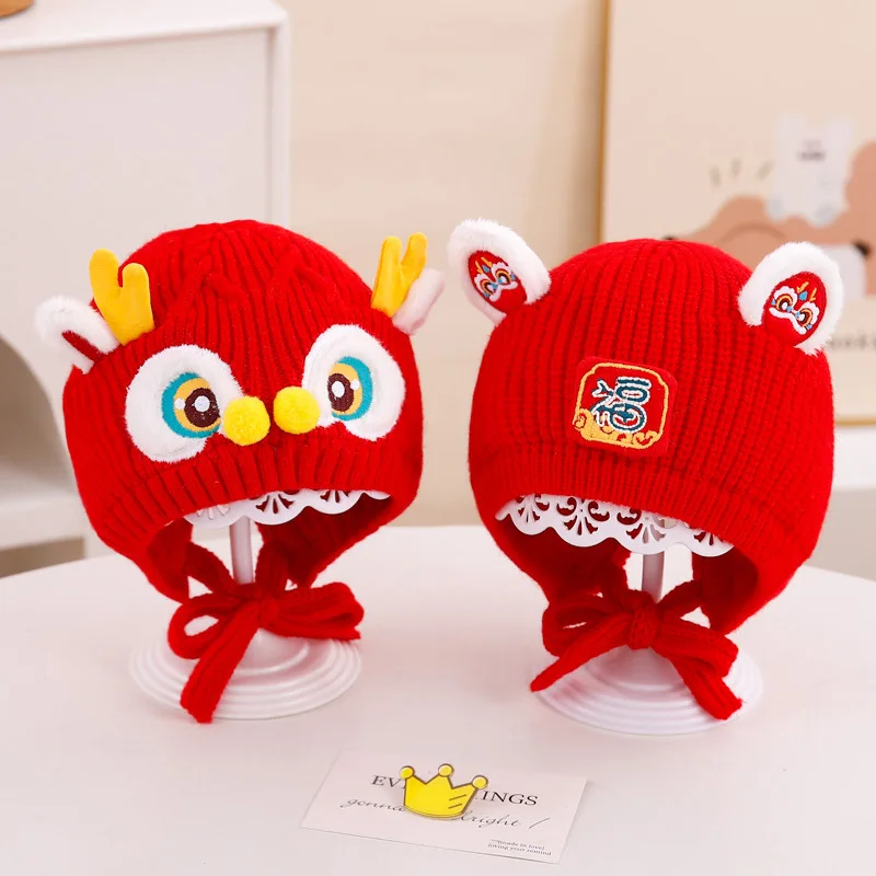 

Детская новогодняя вязаная шапка с красным драконом, милая шапка для новорожденных, детские недели, старая зима, теплая шапка с защитой ушей, шапка для детей 3-12 месяцев