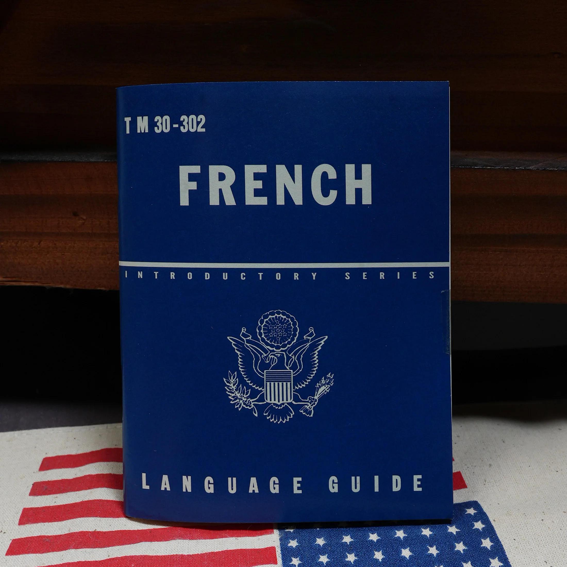 Segunda Guerra Mundial EUA M1943 Normandia pouso 《Guia de linguagem de raios franceses》 Adereço colecionável